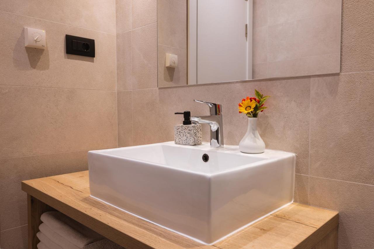 Apartmani Stipe Brela Buitenkant foto